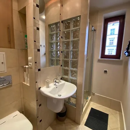 Klimatyczny Przy Rynku فروتسواف